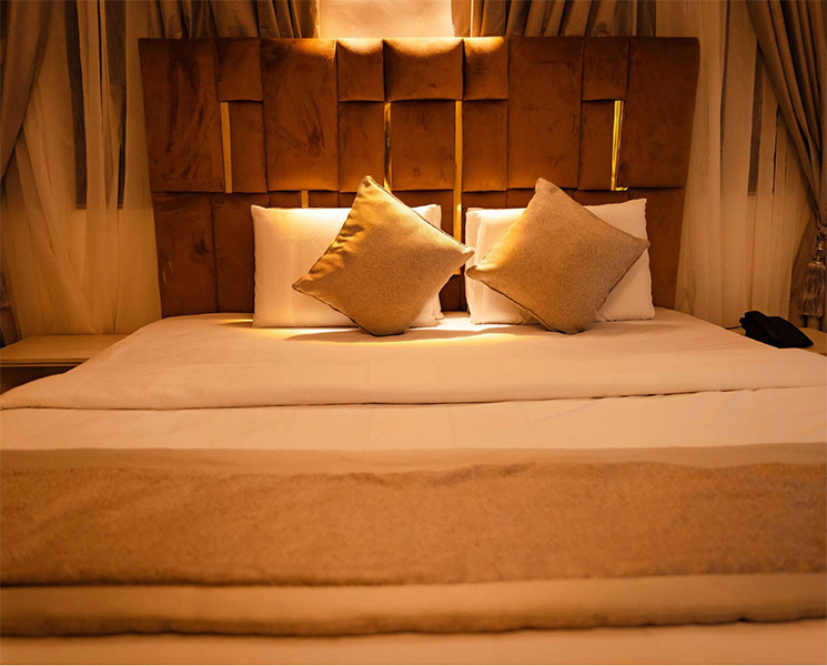 /web/uploads/116/247 Luxury Hotel Lekki/room-photos/Standard room/Standard11.jpg
